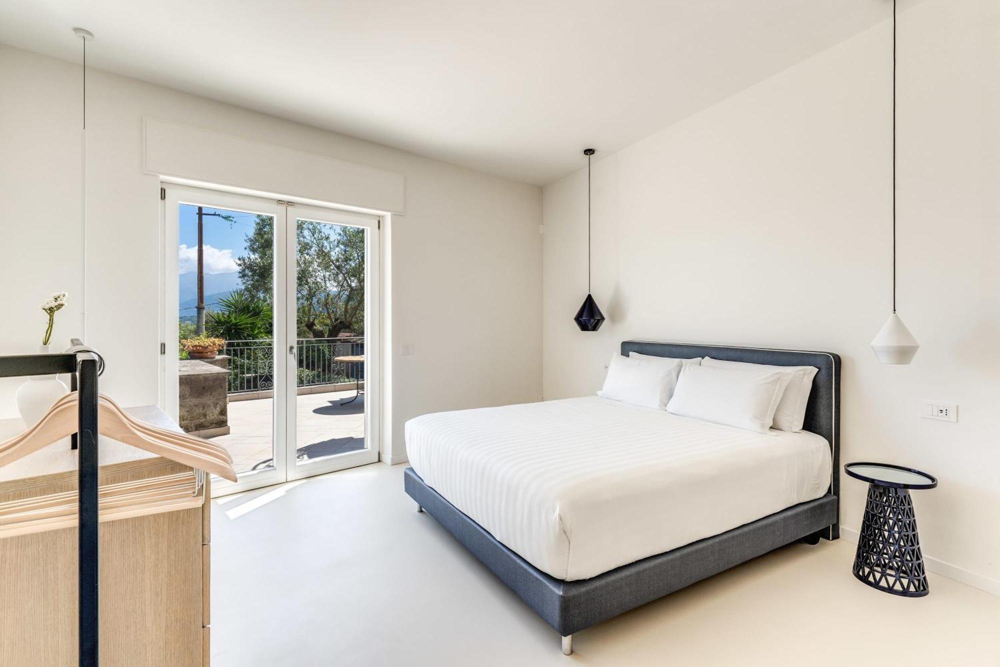 Villa Milena Modern Elegance Views And Guest Services ซอร์เรนโต ภายนอก รูปภาพ